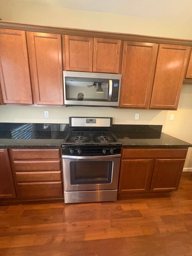 Building Photo - 2827 Earthstone Dr