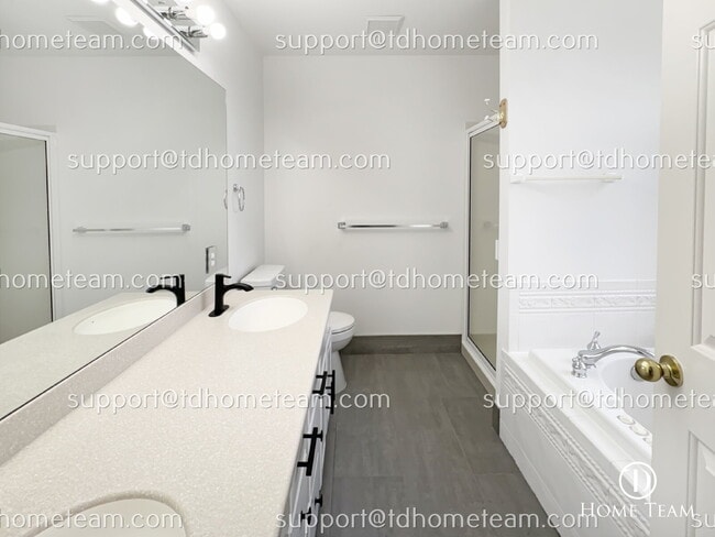 Building Photo - "Charming 3-Bed Home in Renton with Granite Elegance & Spacious Living!"