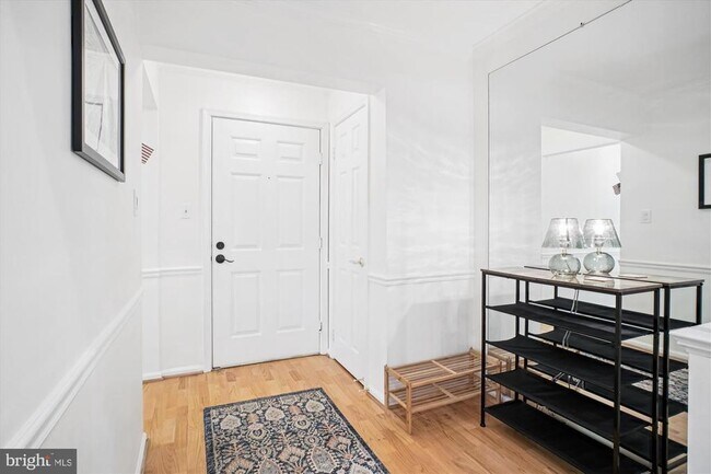 Building Photo - 10715 Kings Riding Way