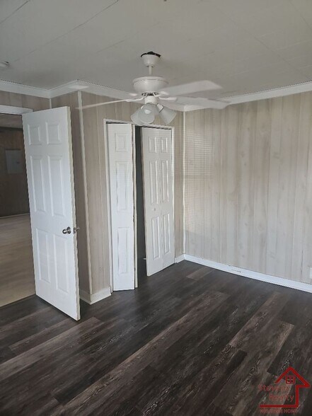 Building Photo - 1002 33rd Ave N