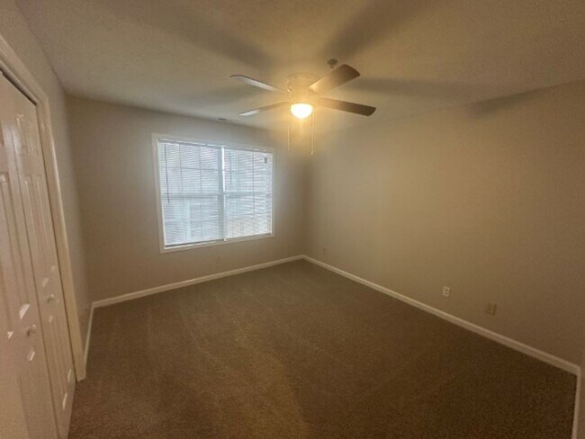 Building Photo - 267 Waterdown Dr