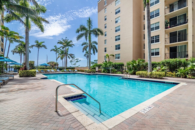 Building Photo - 1805 N Flagler Dr