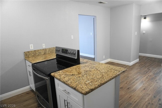 Building Photo - 7400 Alta Dr
