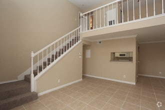 Interior Photo - Rockridge Commons