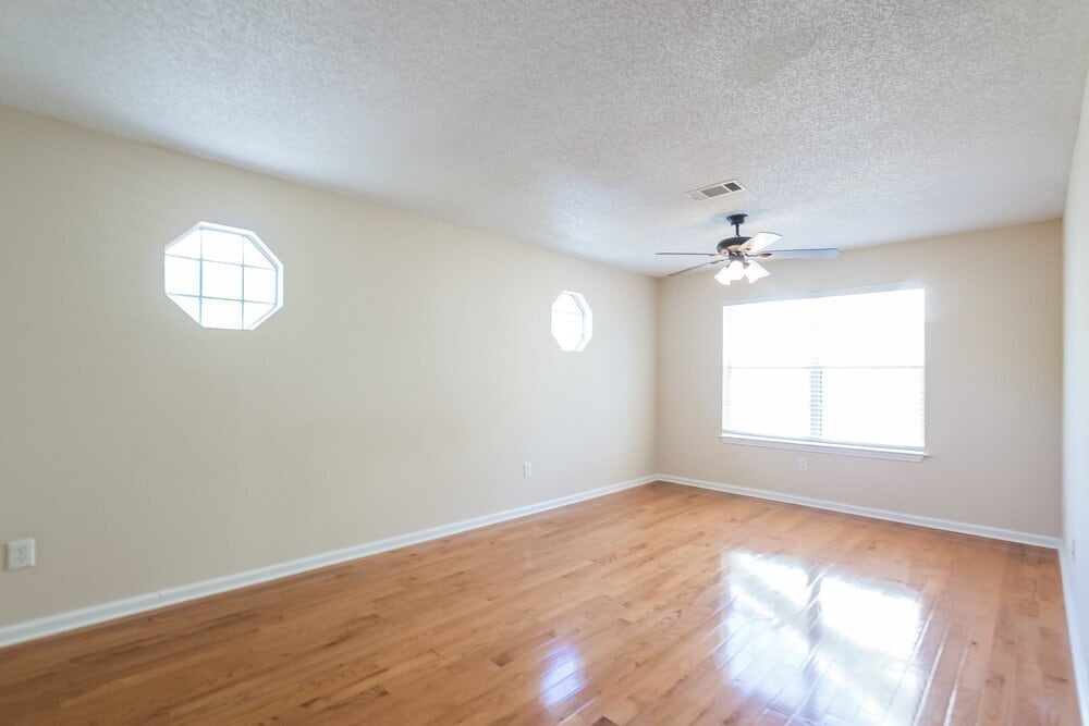 Building Photo - 134 Summer Crest Pl SW