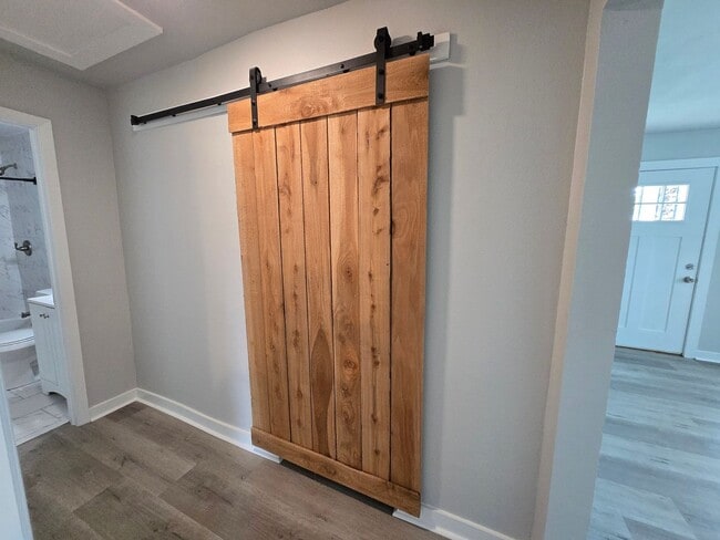 Building Photo - 2bed 1 Bath