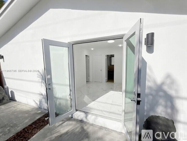 Building Photo - 2308 NW 3rd Ave