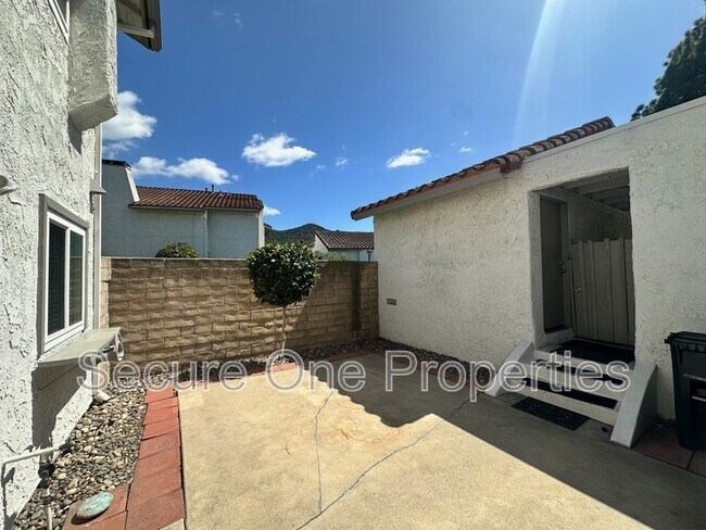 Building Photo - 248 Green Heath Pl