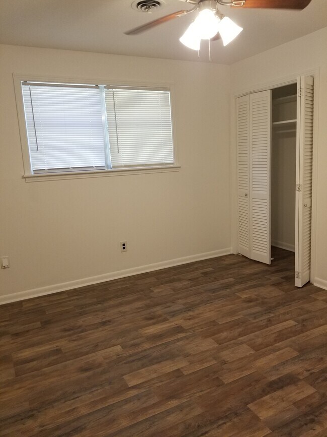 Building Photo - 3144 Woodville Cir