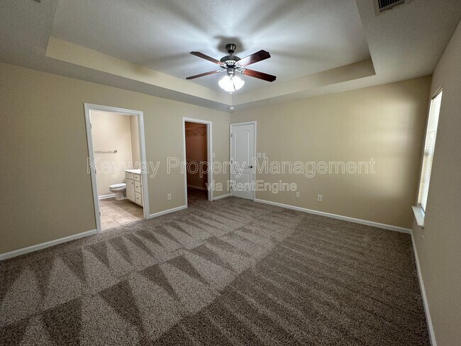 Building Photo - 2136 Sylvan Lake Dr