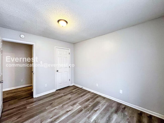 Building Photo - 375 Blair Dr W