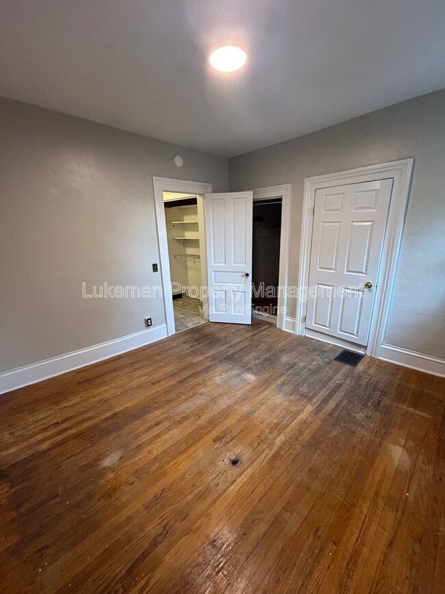 Building Photo - 724 W South St