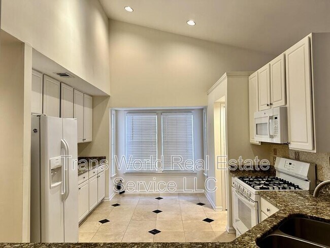 Building Photo - 8595 River Walk Landing