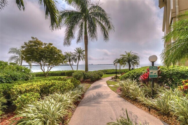 Building Photo - 6322 Palma Del Mar Blvd S