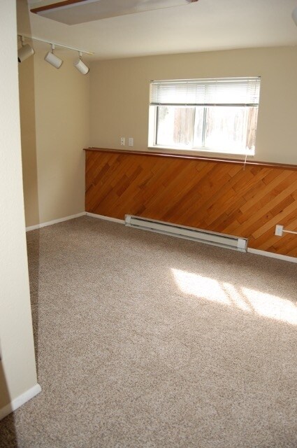 Building Photo - 1724 Fremont Ct