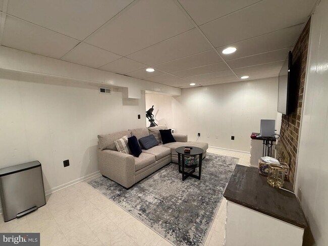 Building Photo - 6203 Franconia Forest Ct