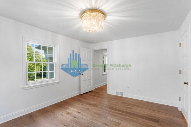 Building Photo - Elegant Fox Chapel 4-Bedroom, 3.5-Bath Home