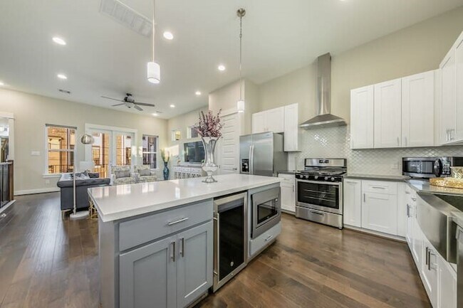 Building Photo - 2604 McIlhenny St