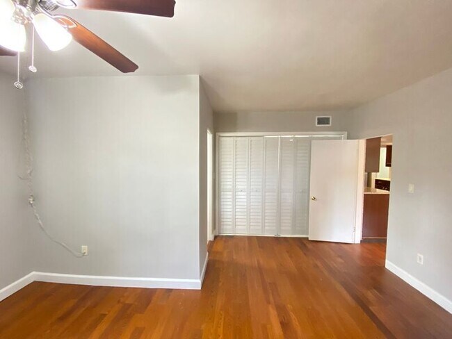 Building Photo - 311 Altaloma Ave