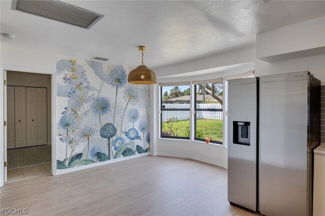 Building Photo - 3414 SE 2nd Pl