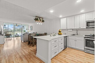 Building Photo - 3080 N Course Dr