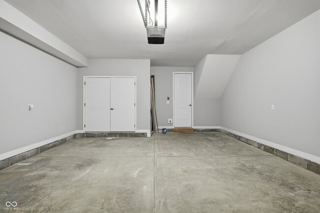 Building Photo - 404 Elite St