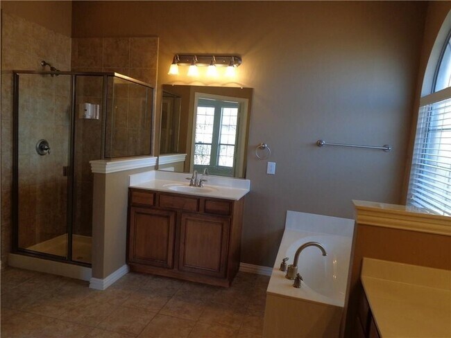 Building Photo - 7064 Bethlehem Dr