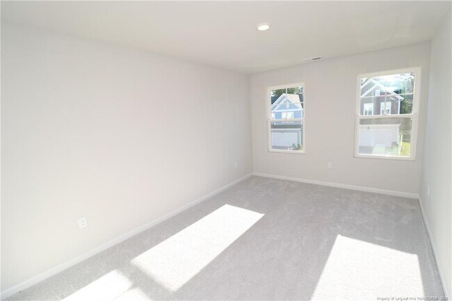 Building Photo - 5711 Woodlawn Dr