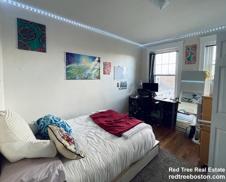 Building Photo - 2003 Commonwealth Ave