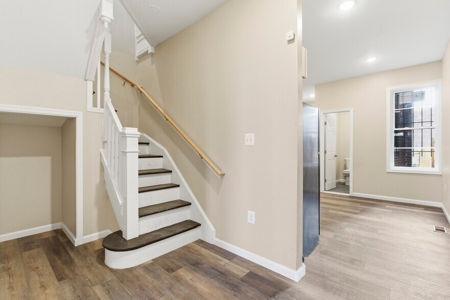 Building Photo - 1109 Poplar Grove St