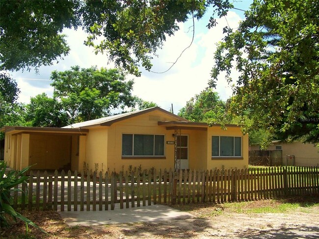 Building Photo - 1615 Crocker Ave