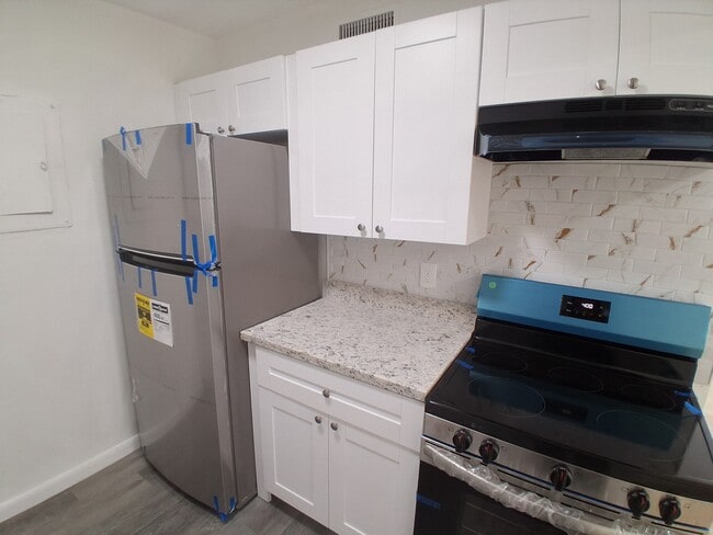 Building Photo - 1333 S Dixie Hwy