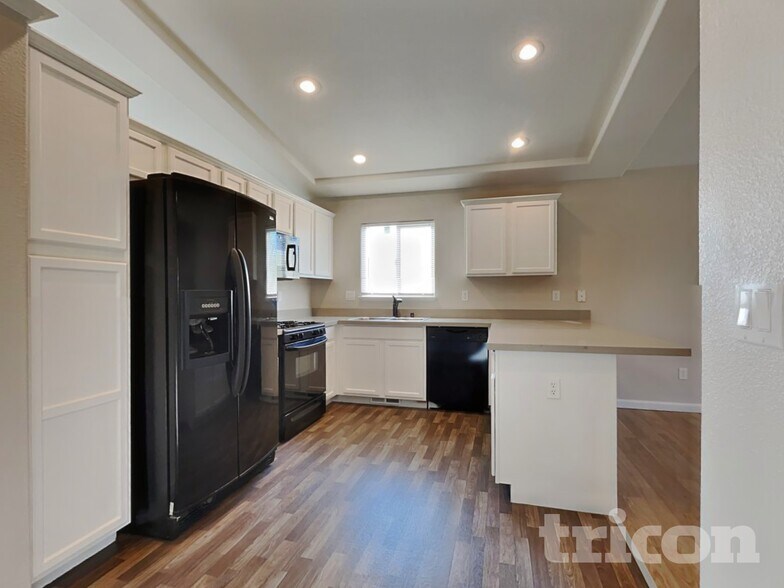 Building Photo - 17700 Smoketree Ct