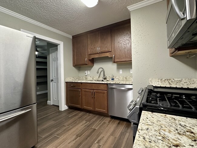 Building Photo - 15508 Hartford Dr