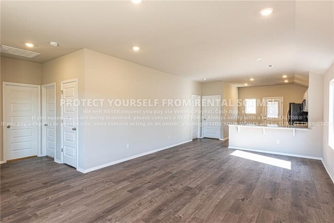 Building Photo - 2590 S Ouachita Dr