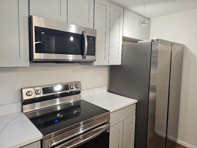 Building Photo - 1 Triangle St