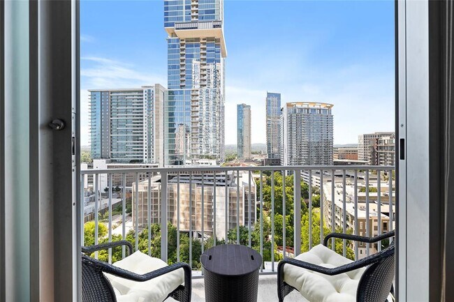 Building Photo - 360 Nueces St