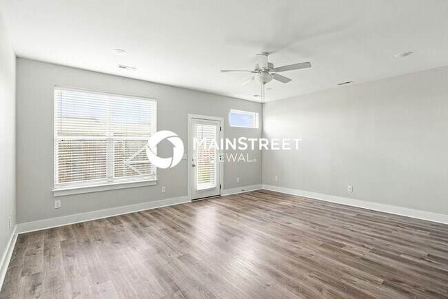 Building Photo - 3 Bedroom Pet-Friendly Home in Gallatin, TN with Main Street Renewal
