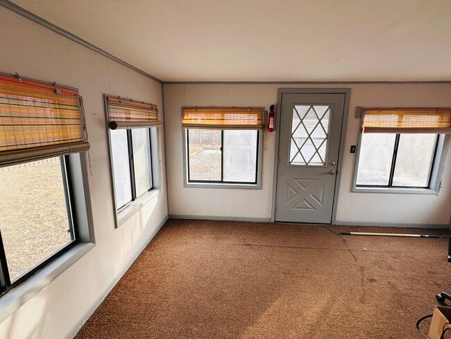 Building Photo - 1031 Field Dr