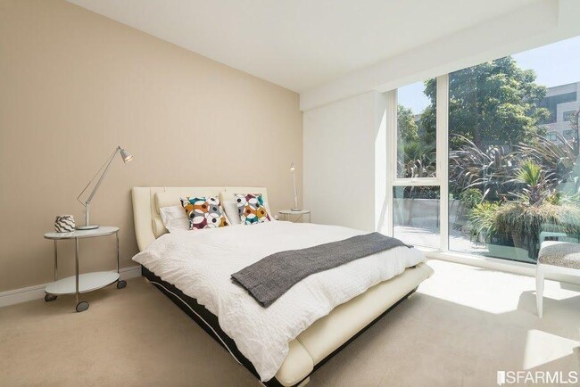 Building Photo - 631 Folsom St