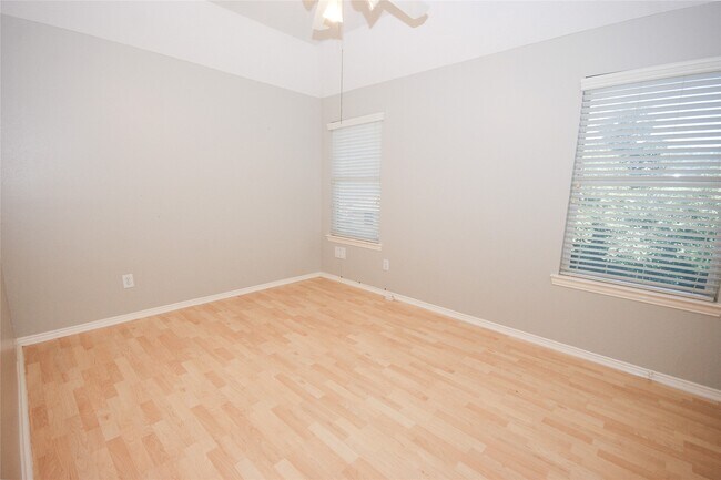 Building Photo - 2516 Royal Terns Ct