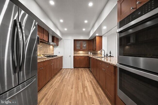 Building Photo - 10600 Vantage Ct