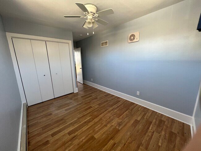 Bedroom - 2221 Middleton Beach Rd