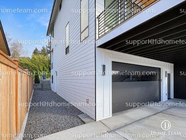 Building Photo - "Charming 864 Sq Ft 1-Bed Oasis in University Place – Perfect for Cozy Living!"