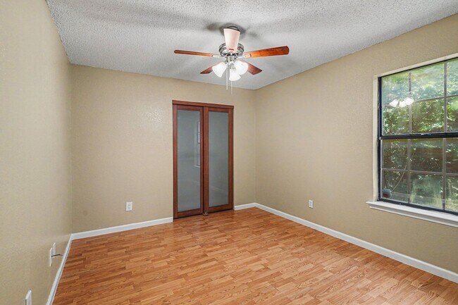 Building Photo - Recently updated 3 bedroom/2 bath home for rent