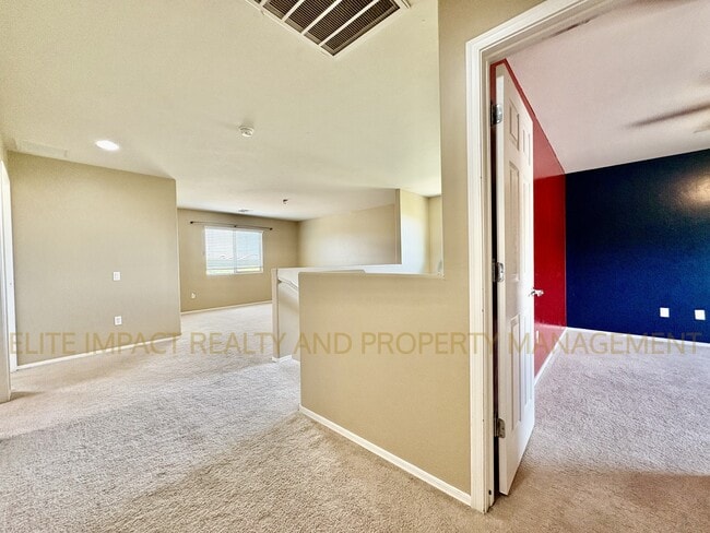 Building Photo - 6004 S Meadow Breeze Dr