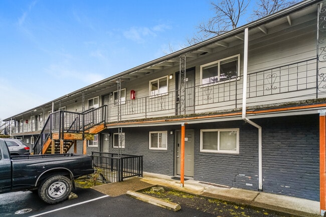 Building Photo - Burnside Manor