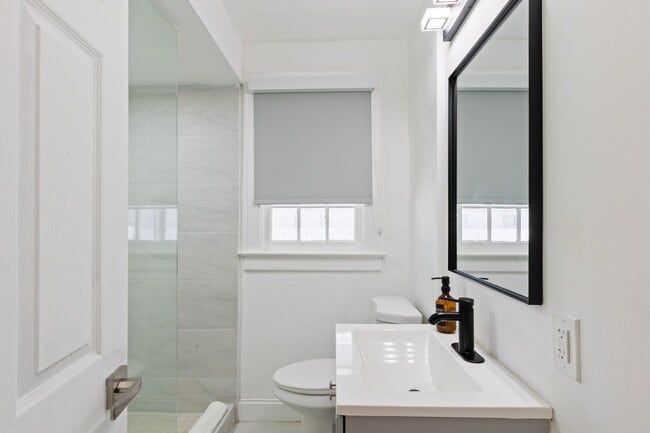 Building Photo - Charming 2-Bedroom Single-Family Home with...