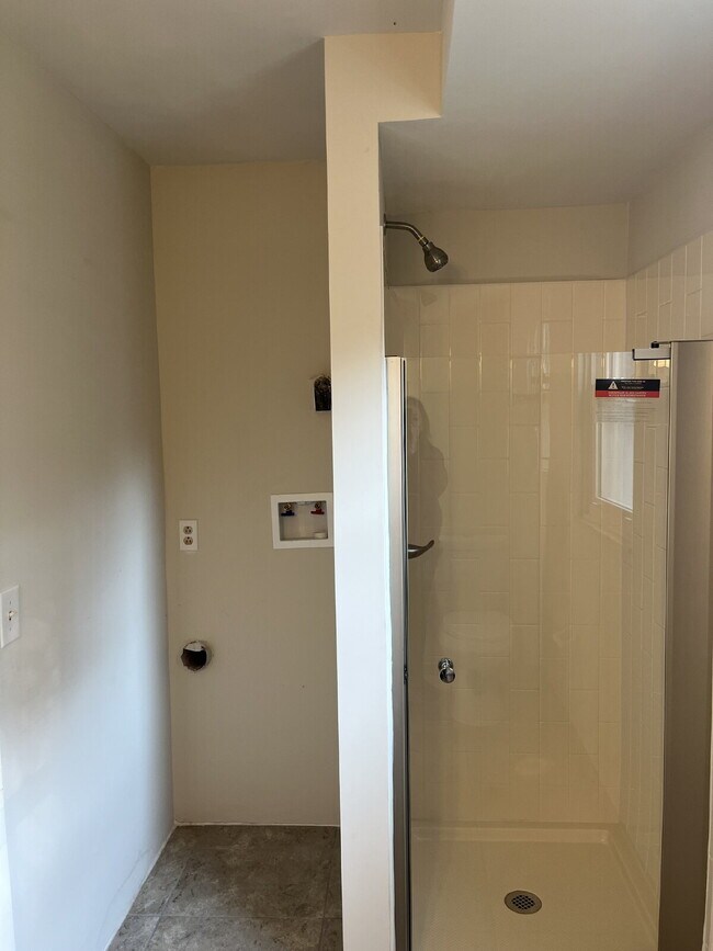 Building Photo - 416 Ocala Ct N