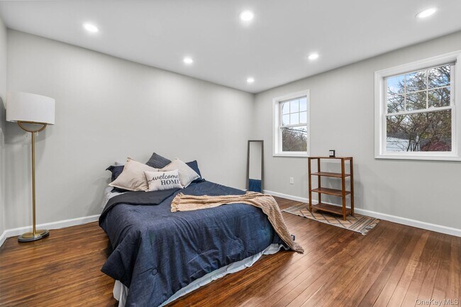 Building Photo - 78 E Maltbie Ave